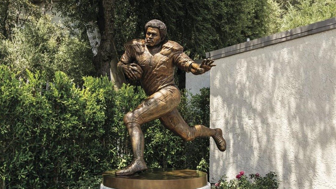 Finding answers to Harley’s statue problem in a Rose Bowl press release